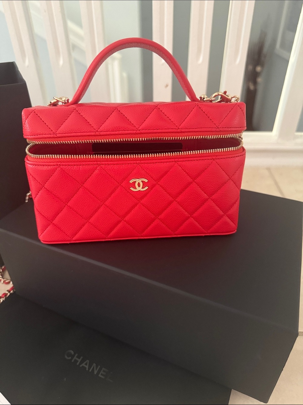 CHANEL Red Quilted slim Vanity-Style Shoulder Bag with detachable chain strap - Picture 6 of 7